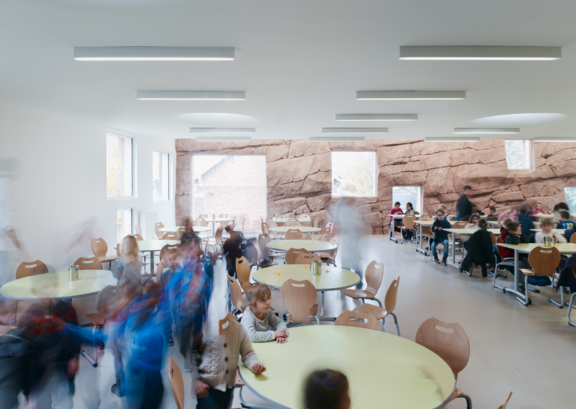 le-roc-canteen-d'houndt-and-bajart-architects-france-designboom-02