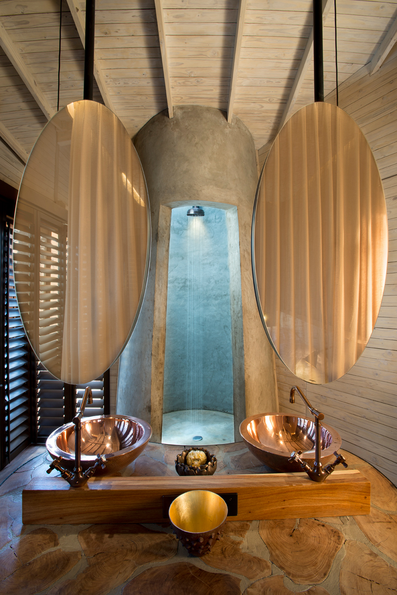 nicholas-plewman-architects-sandibe-okavango-safari-lodge-designboom-02