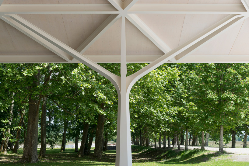 norman foster partners new winery chateau margaux nouveau chai vineyard designboom