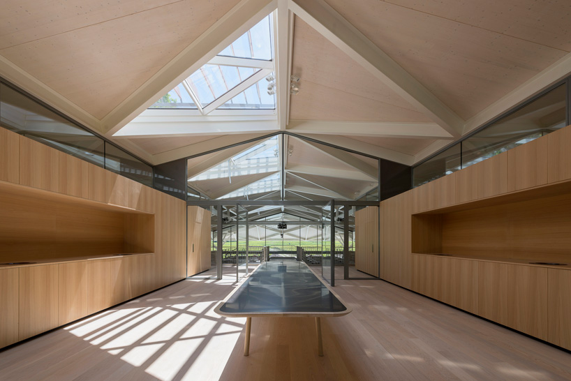 norman foster partners new winery chateau margaux nouveau chai vineyard designboom