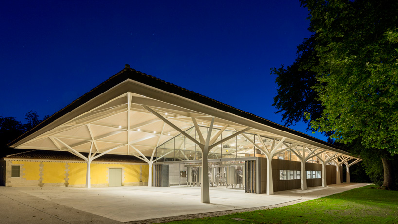norman foster partners new winery chateau margaux nouveau chai vineyard designboom
