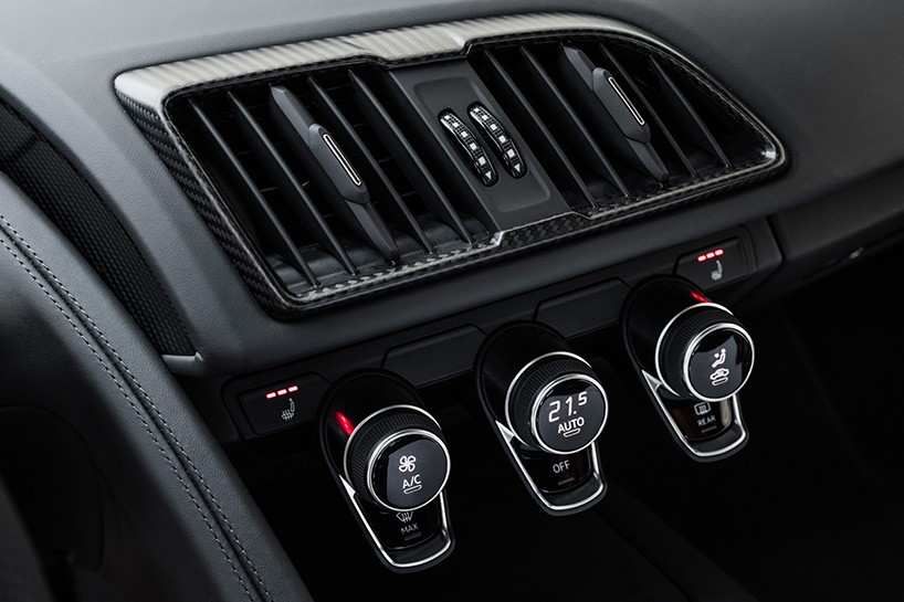 AUDI-R8-test-drive-designboom10