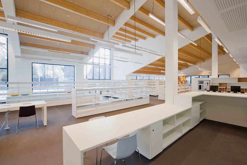 OMEGEVING-new-public-library-zoersel-belgium-designboom-02