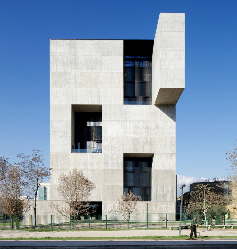 alejandro aravena director 2016 venice architecture biennale designboom 