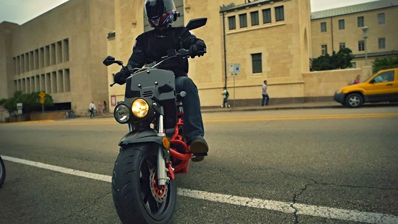 austin-electric-powersports-atx-8080-designboom-09