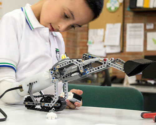 prosthetic arm with LEGO compatibility sparks creativity for kids with disabilities
