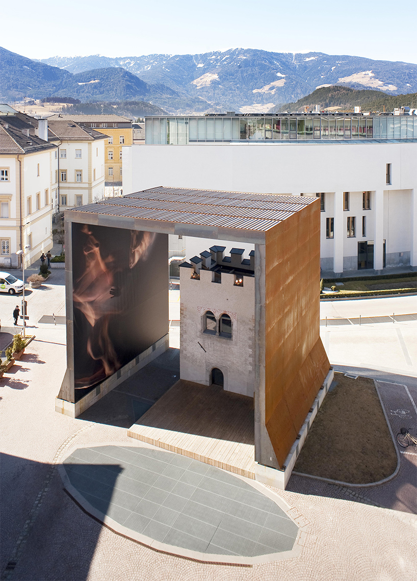 corpus-intra-muros-stefan-hitthaler-ulrich-leitner-bolzano-italy-designboom-007