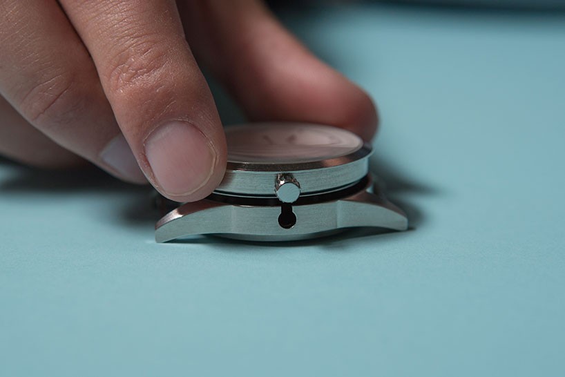 covair-interchangeable-watches-designboom-03