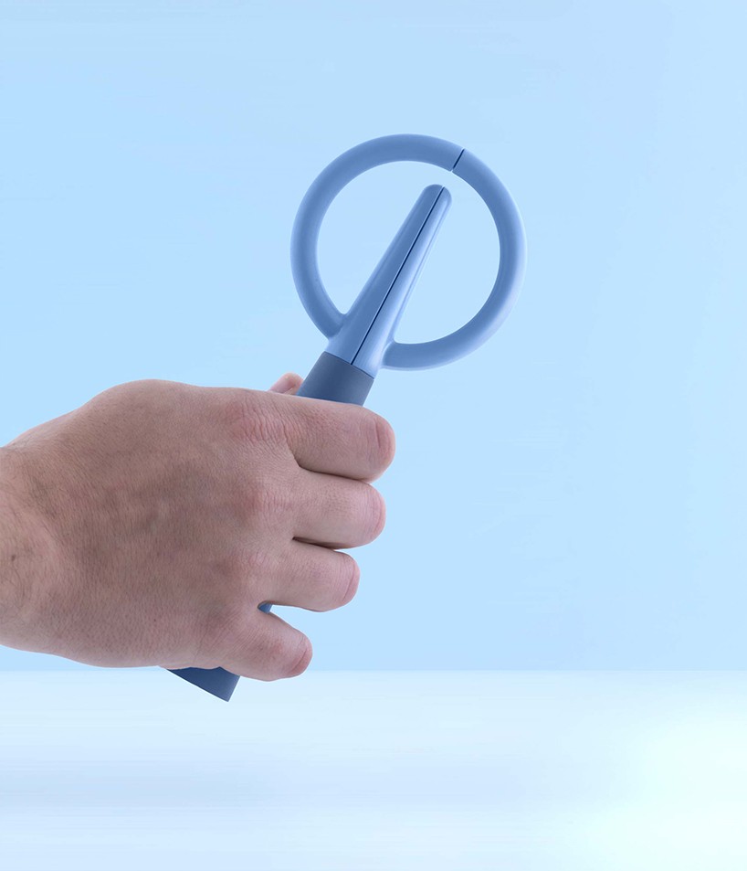 ctrl x free standing scissor alessio romano designboom4