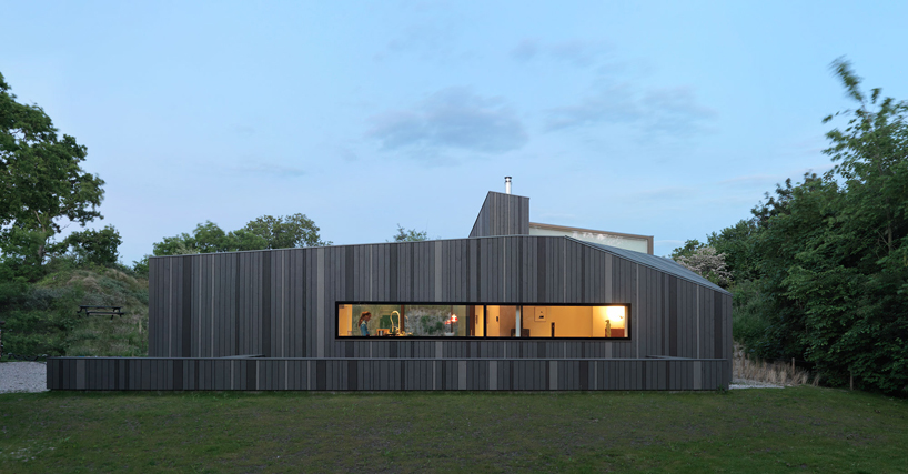 dezwartehond-architects-vakantiewoning-dockboot-netherlands-designboom-02