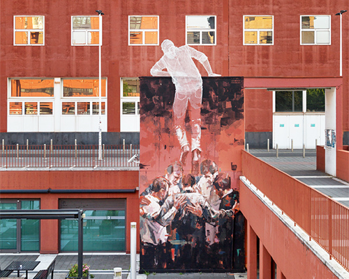 mixed media street art sculpture climbs università bicocca in milan