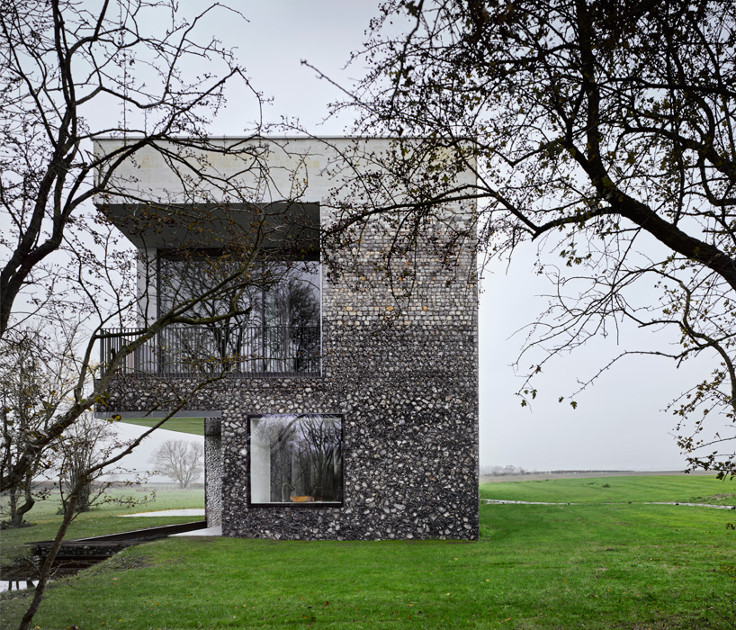 flint house skene catling de la pena scdlp rothschild estate buckinghamshire designboom
