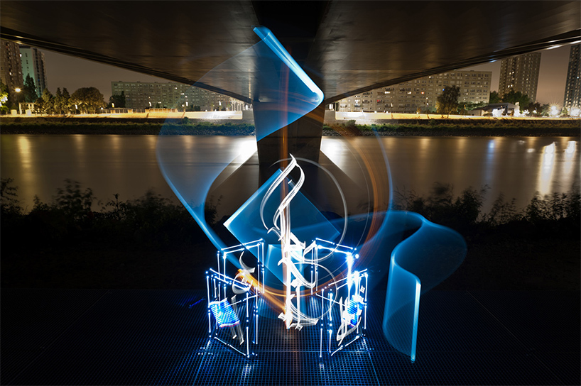 julien-breton-light-painted-calligraphy-designboom-007