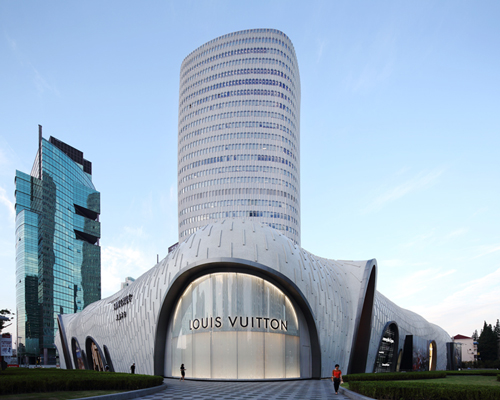 Louis Vuitton Giza Namiki store by AS Co. + Peter Marino Architect + Jun  Aoki & Associates