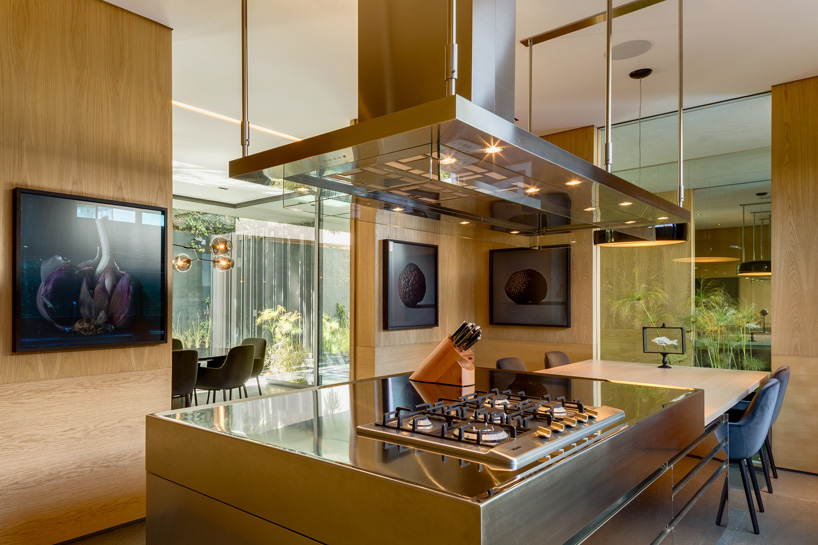 legorreta-seplveda-blancasmoran-montes-pirineos-house-mexico-city-designboom-02