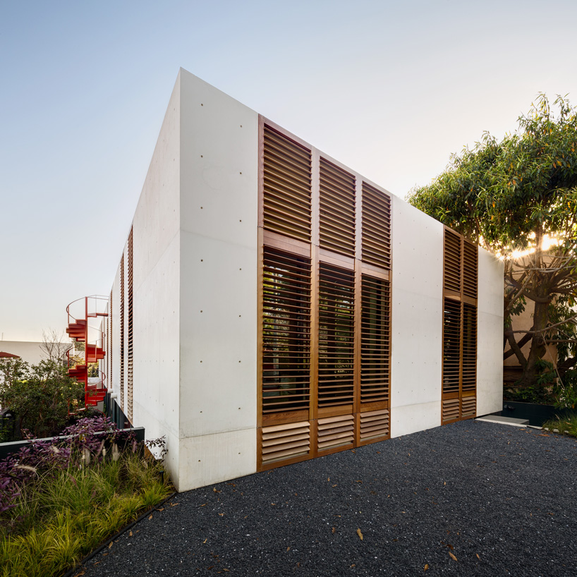 legorreta-seplveda-blancasmoran-montes-pirineos-house-mexico-city-designboom-02