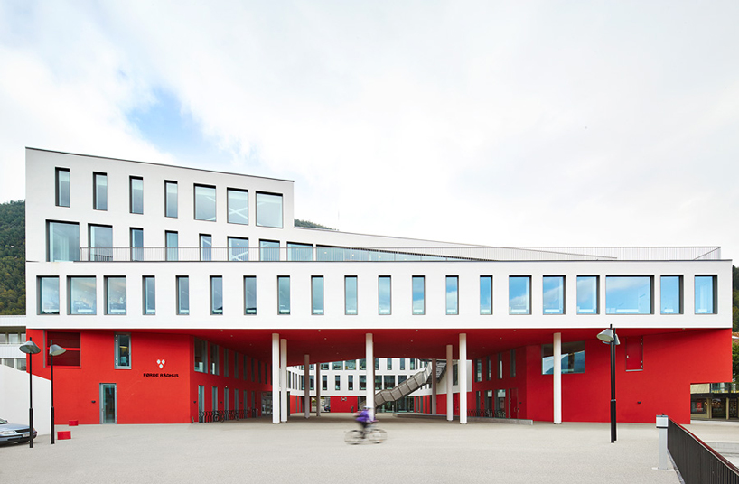 mestres-wage-architects-city-hall-forde-norway-designboom-02