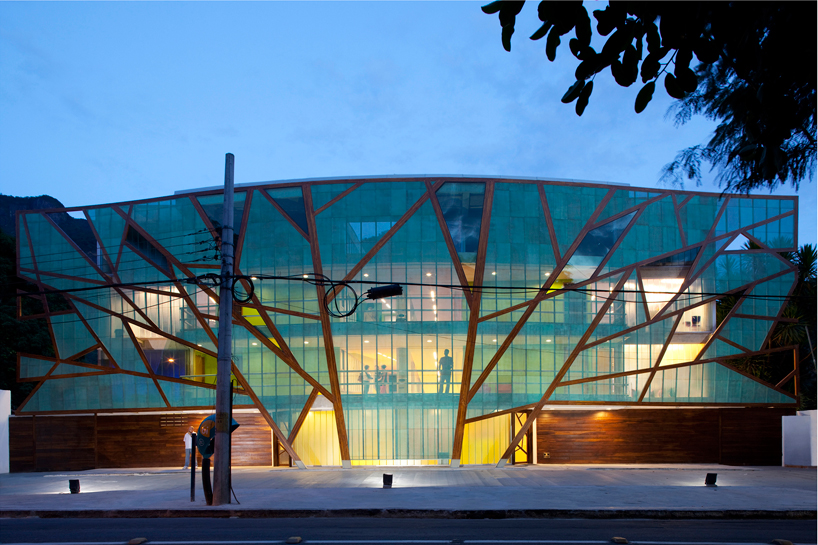 mopi-school-mareines-and-patalano-arquitetura-rio-de-janiero-designboom-02