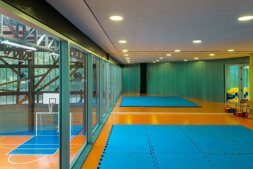 mopi-school-mareines-and-patalano-arquitetura-rio-de-janiero-designboom-02