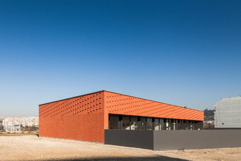 saavedrarquitectura school house guimaraes portugal designboom