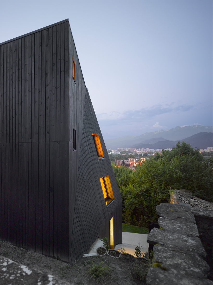 saint-ange-residency-studio-odile-decq-grenoble-designboom-02