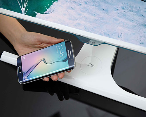 clean up the computer desk with samsung's wireless charging display