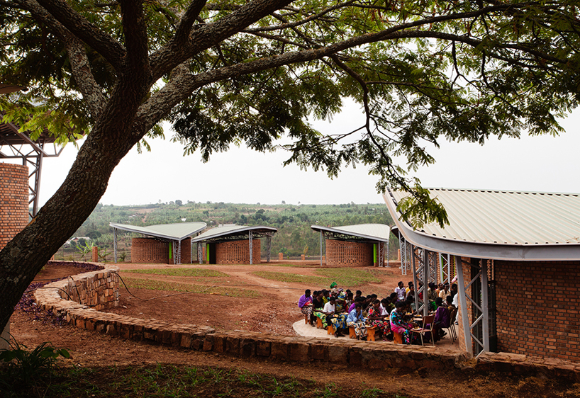 sharon-davis-design-womens-opportunity-center-rwanda-designboom-02