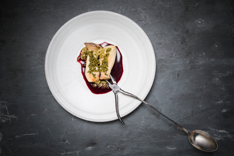 steinbeisser-experimental-gastronomy-berlin-cutlery-designboom-02