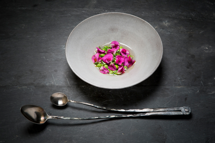 steinbeisser-experimental-gastronomy-berlin-cutlery-designboom-02