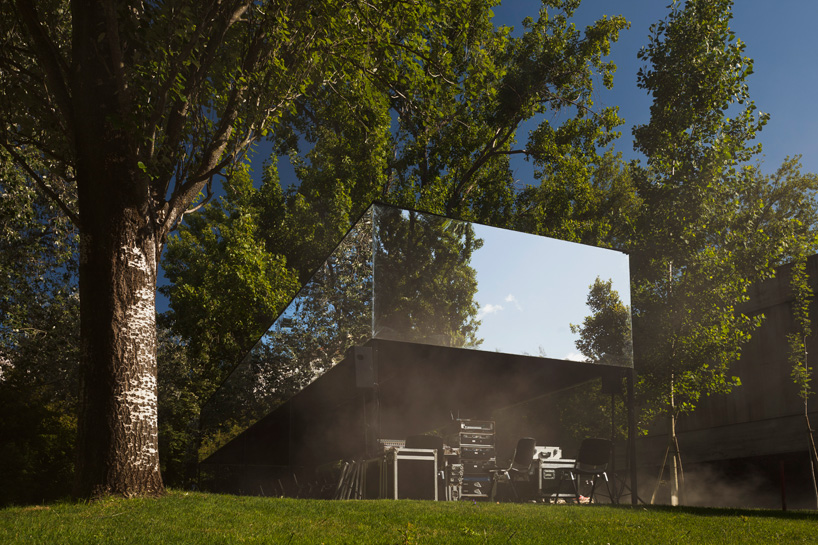 subvert studio tupa a south american totem mirrored pavilion lisbon designboom
