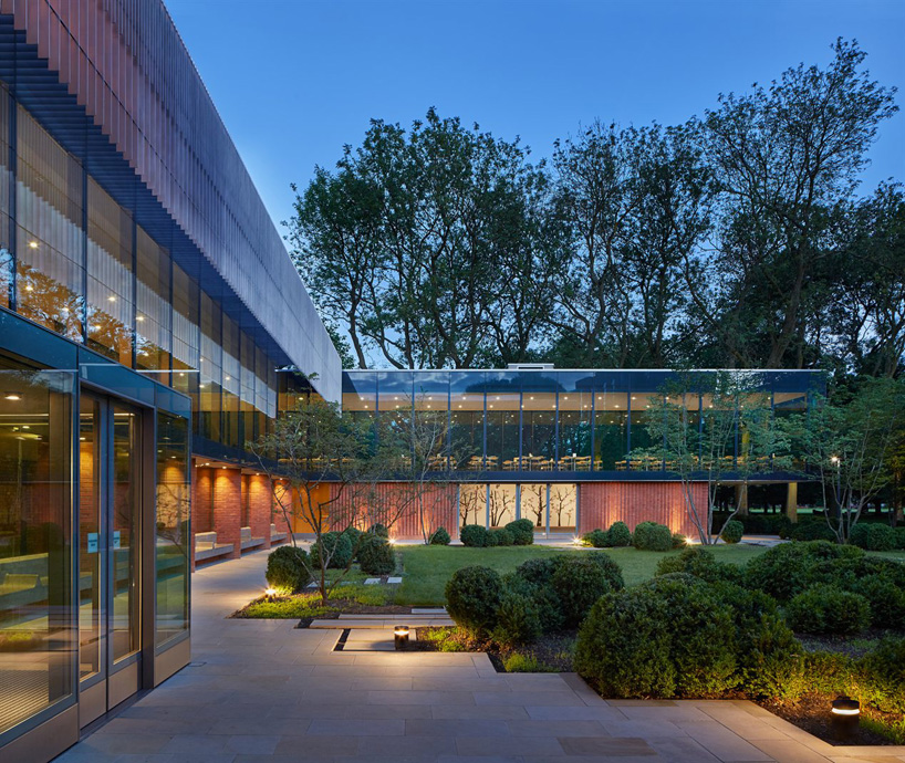 the whitworth art gallery university of manchester MUMA designboom