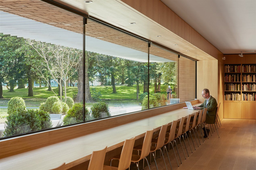 the whitworth art gallery university of manchester MUMA designboom
