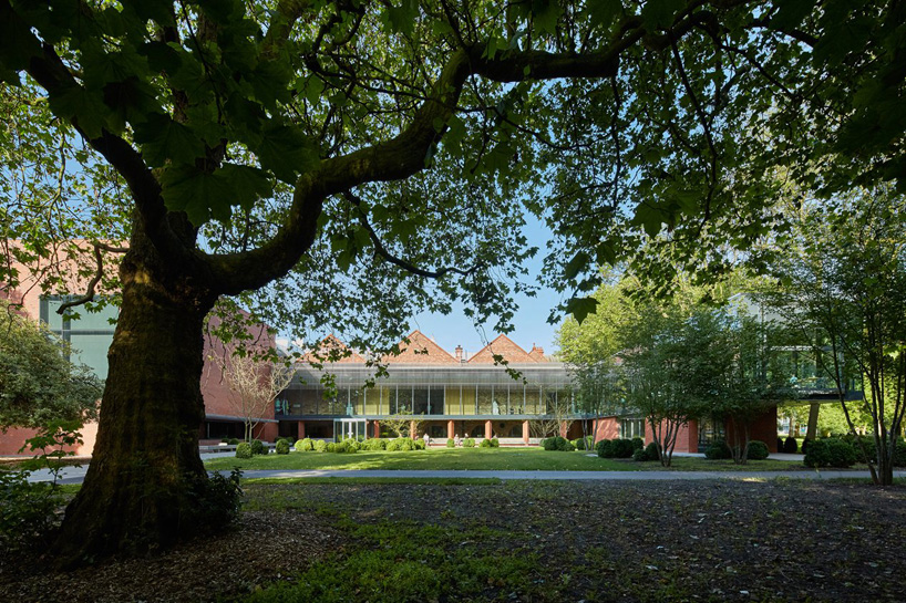 the whitworth art gallery university of manchester MUMA designboom