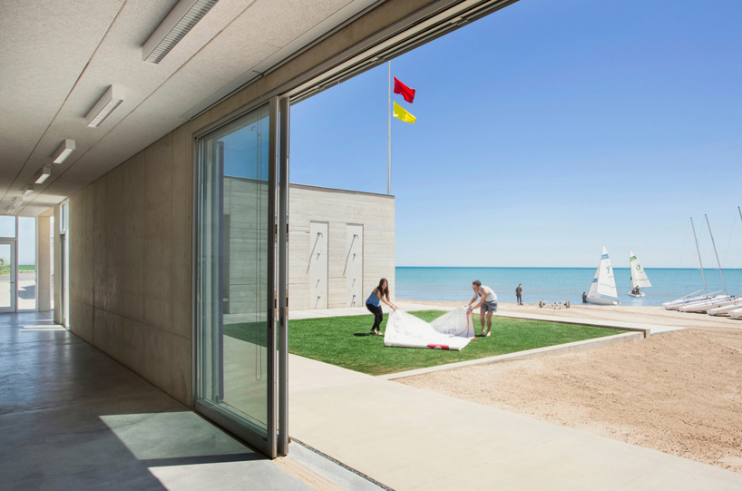 woodhouse tinucci architects northwestern university sailing center evanston illinois designboom