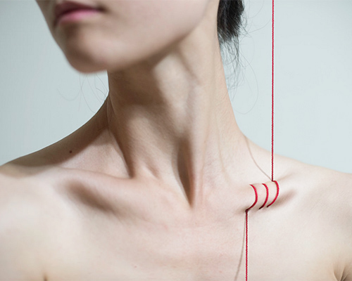 yung cheng lin's human art illusions address female body modification