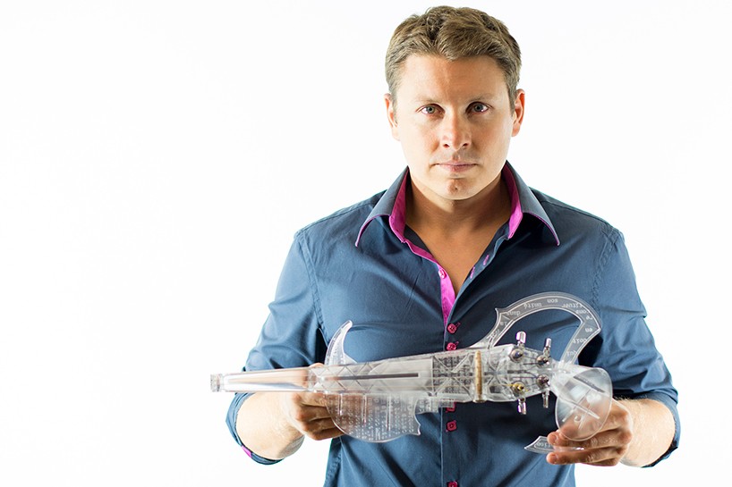3dvarius-laurent-bernadac-3d-violin-designboom-03