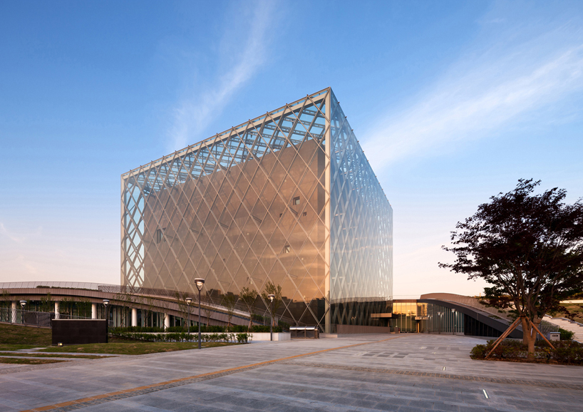 SAMOO-architects-presidential-archive-of-korea-designboom-02