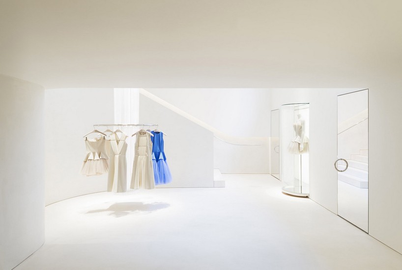 john pawson establishes ethereal elegance inside christopher kane store in london