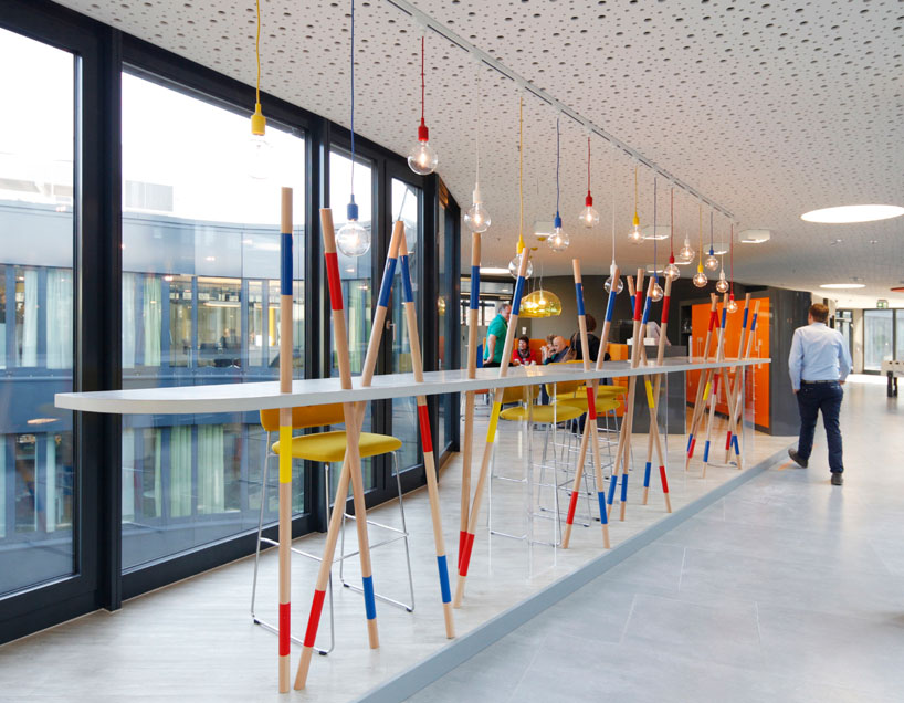 easy-credit-HQ-germany-evolution-design-designboom-02