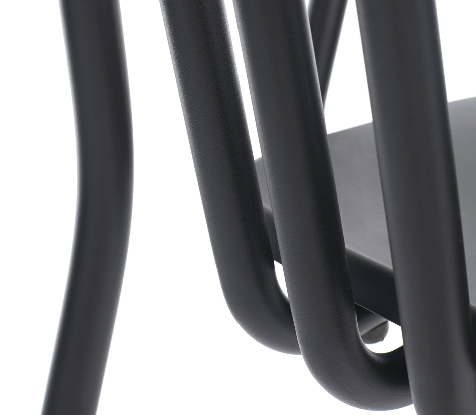 eugeni-quitllet_tube-chair_-mobles-114_designboom_18