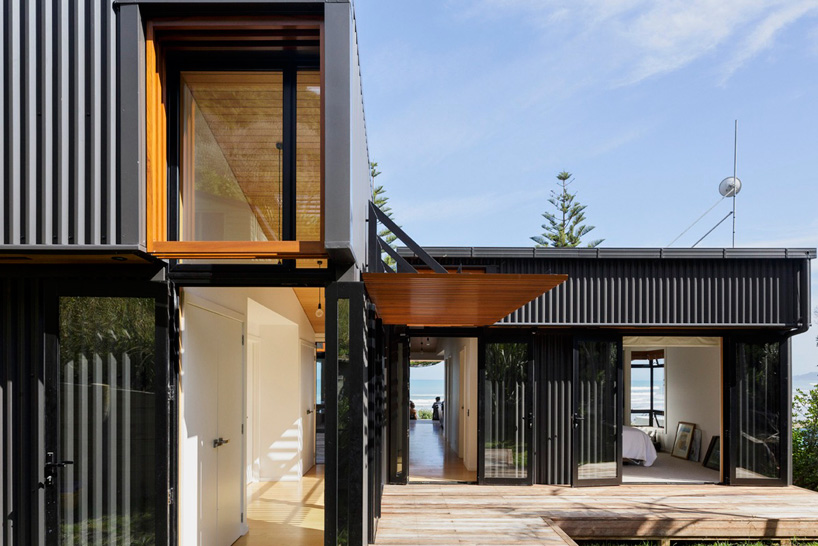 irving smith jack architects offSET shed house new zealand designboom