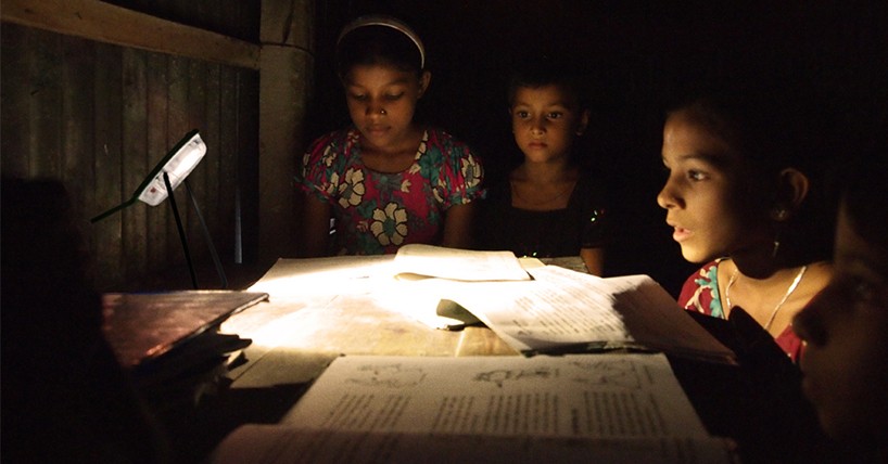 k8-industridesign-sunturtle-solar-light-designboom-02