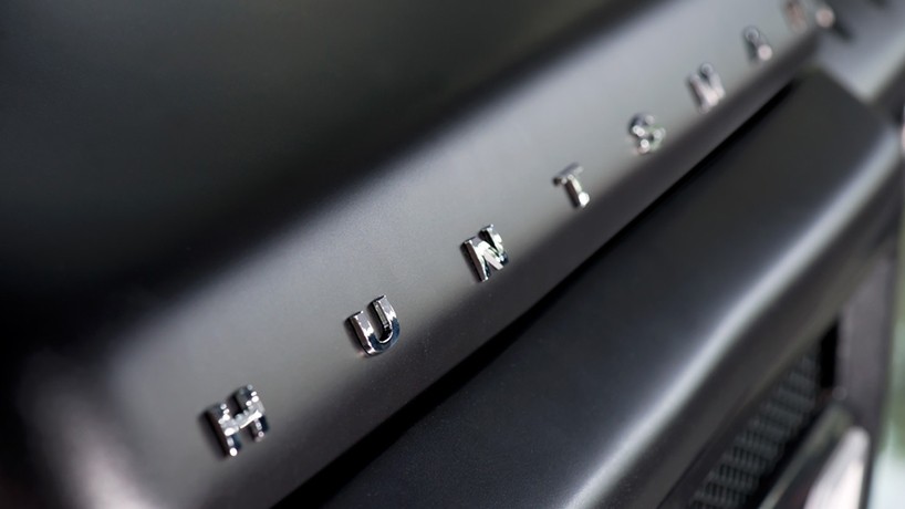kahn-design-flying-huntsman-6x6-designboom-06