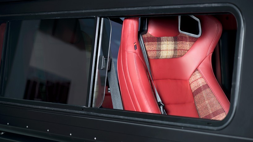 kahn-design-flying-huntsman-6x6-designboom-10