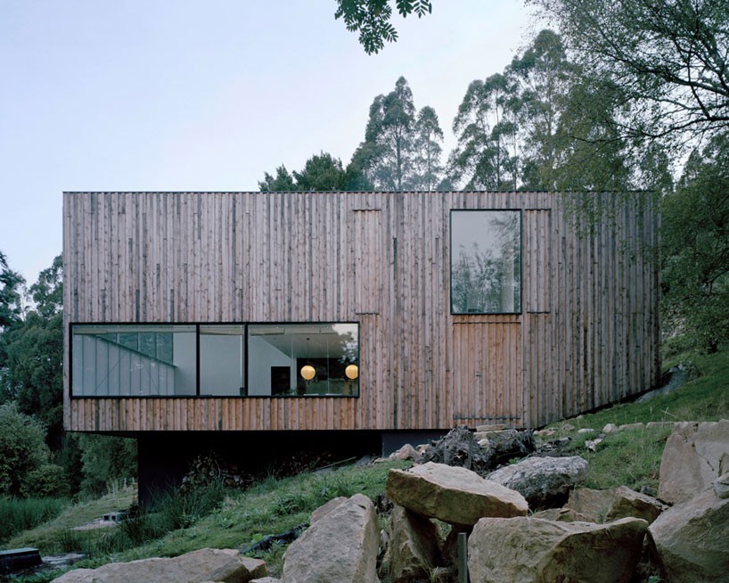 little-big-house-room-11-architects-tasmania-designboom-01