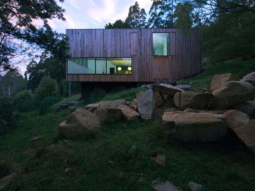 little-big-house-room-11-architects-tasmania-designboom-02