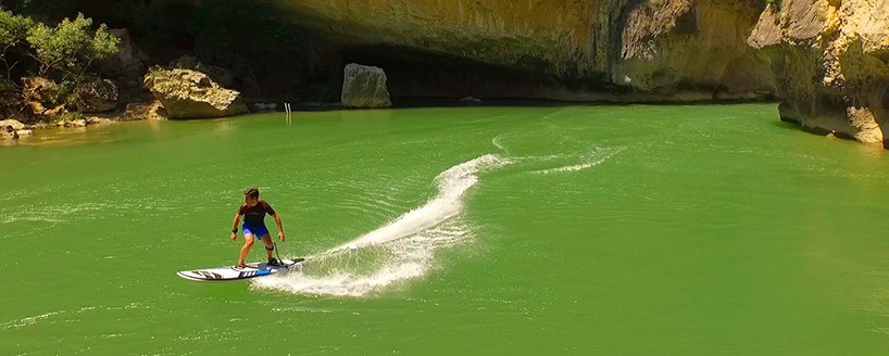 onean-electric-surf-board-designboom-03