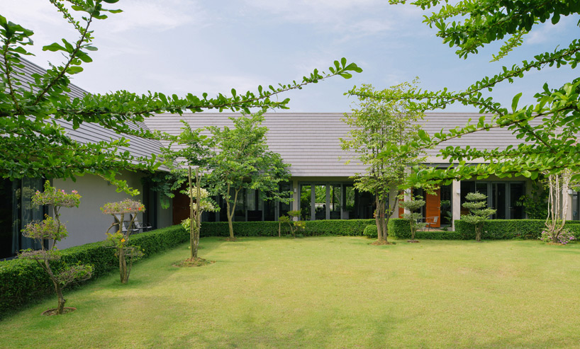 phongphat ueasangkhomset triangle house nakorn pathom thailand designboom