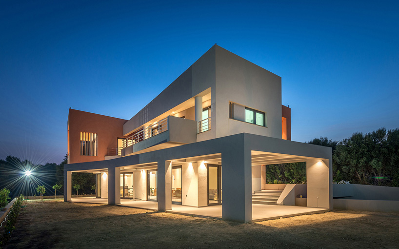 IS house completed in nafapaktos, greece by barlas architects