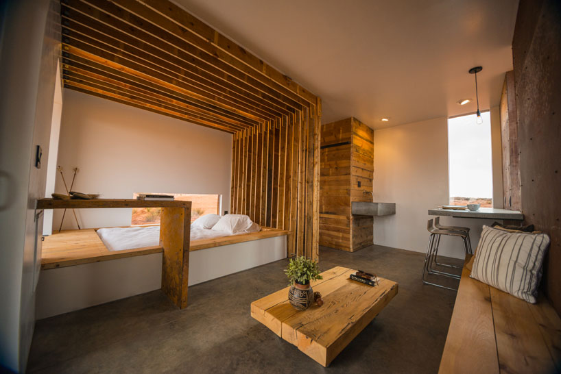 red-sands-cabins-design-build-bluff-mexican-water-chapter-designboom-03